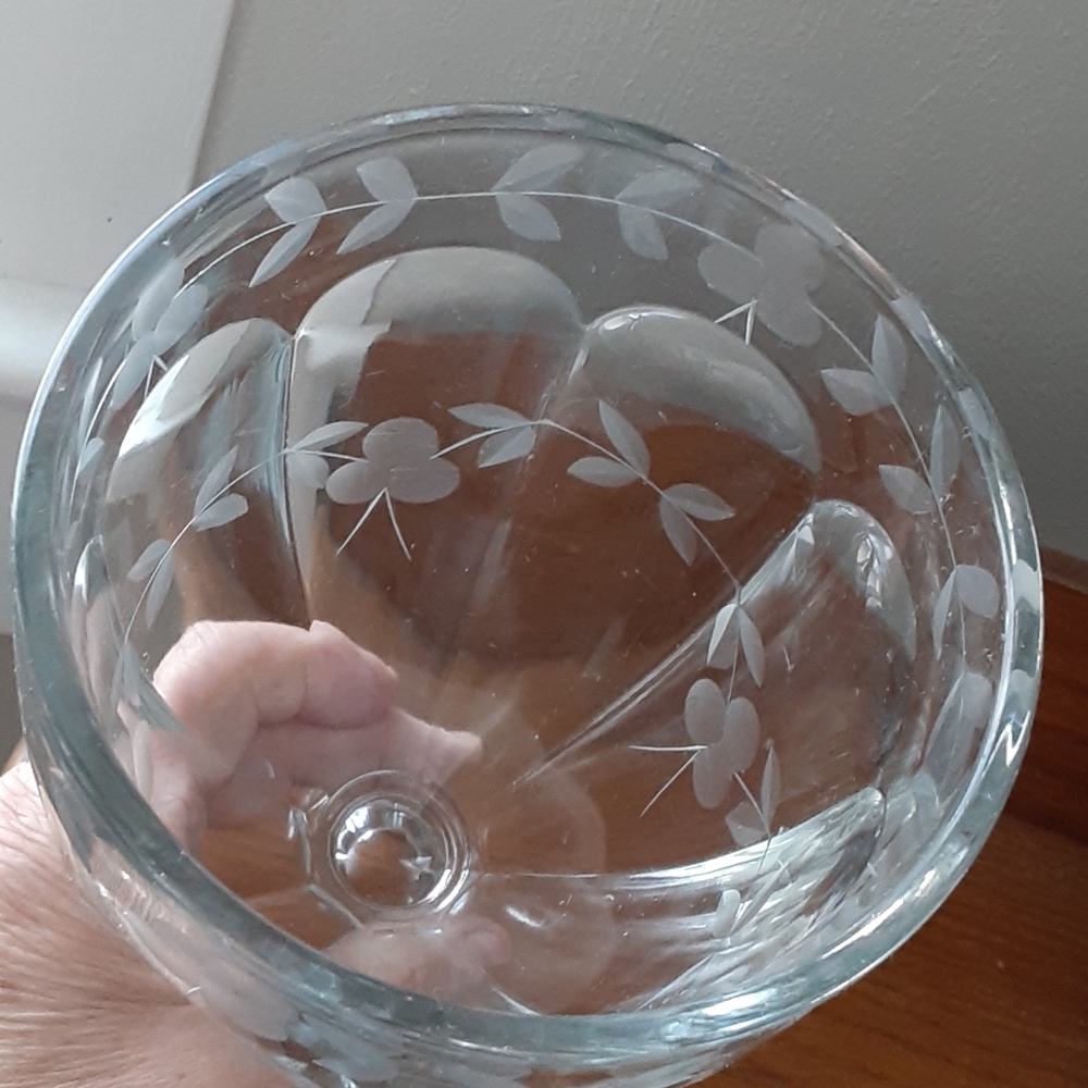 Etched vintage vase. - Picture 7 of 8